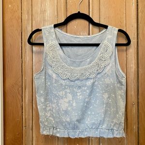 Light blue crop top w/ pearl bordered collar